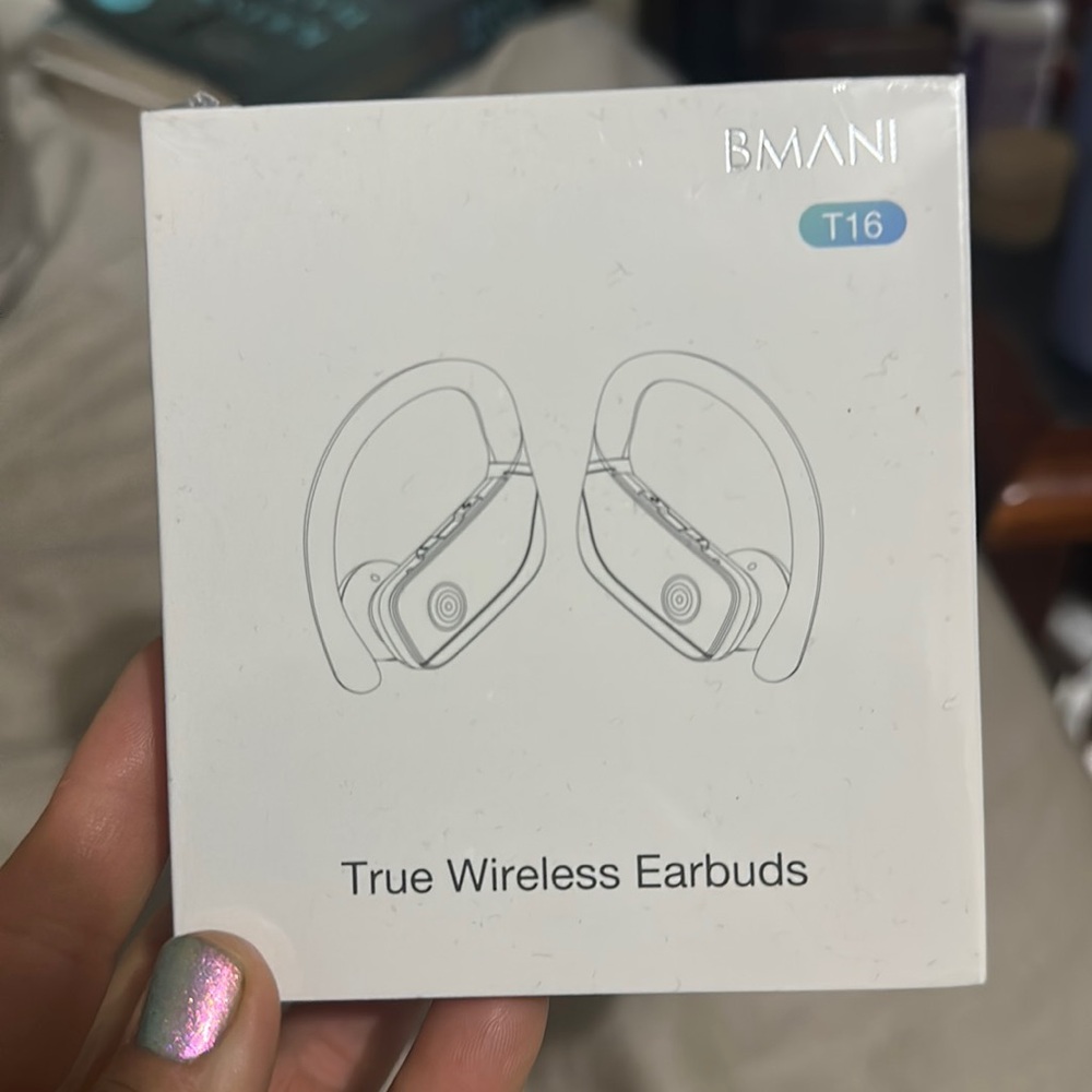 Wireless earbuds
